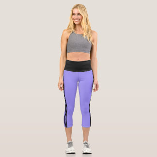 Leggings Capri Azul perwinkle con diseño negro de piernas capri