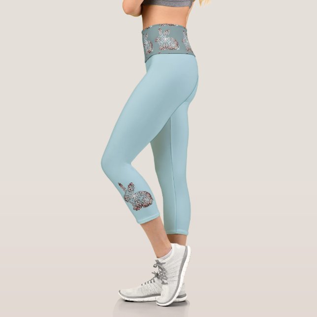 Leggings Capri Azul suave y chocolate marrón Mandala Bunny (Izquierda)