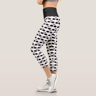Leggings Capri Boda gótico besando a cisnes negros patentados