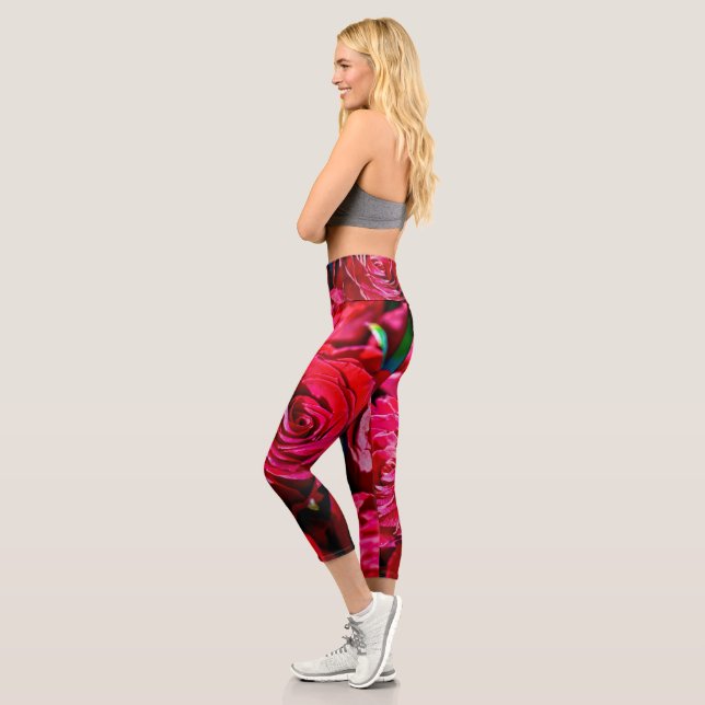 Leggings Capri Bonito Bunch De Rosas Rojas (Izquierda)