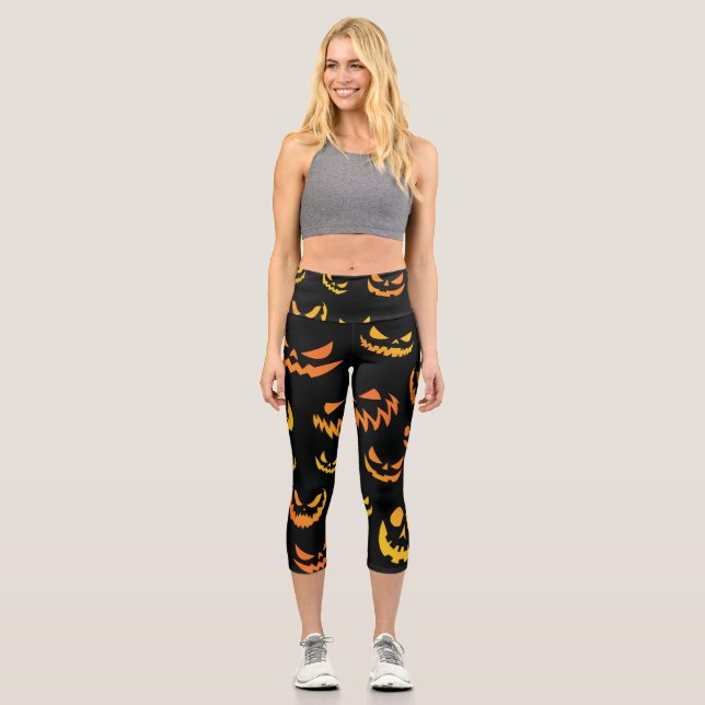 Leggings Capri Cara de calabaza de Jack O Lantern (Anverso)