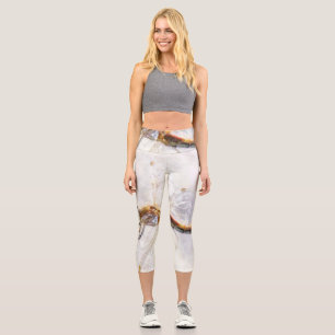 Leggings Capri Coloración de agua de la libélula Pastel fondo bla
