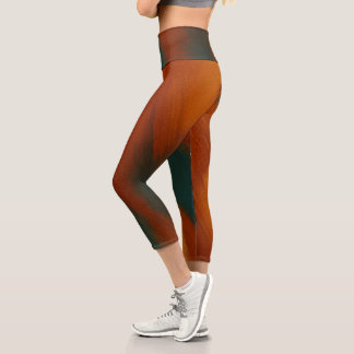 Leggings Capri "Conjunto de yoga femenino con diseño artístico de