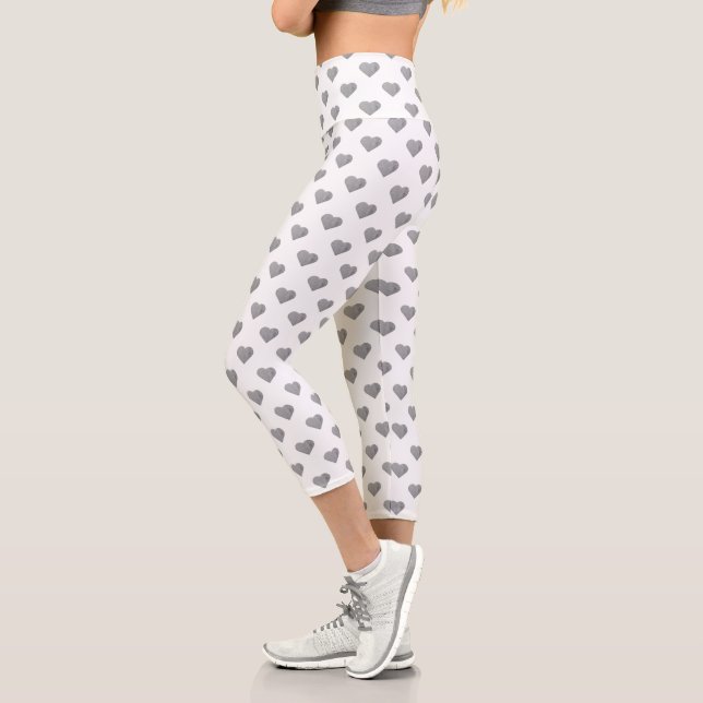 Leggings Capri Corazones gris de hormigón simétricos pequeños en  (Izquierda)