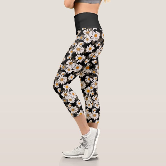 Leggings Capri Daisies blancos de moda sobre el patrón floral neg (Izquierda)