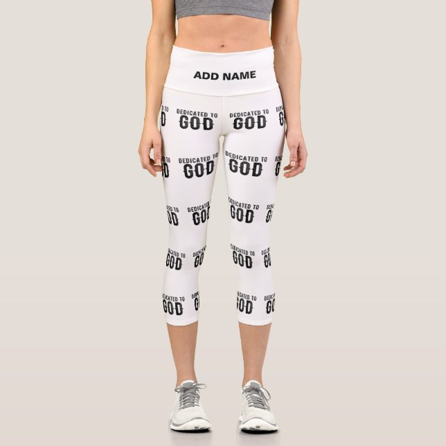 LEGGINGS CAPRI DEDICADO A DIOS PERSONALIZABLE GUAY TEXTO NEGRO (Anverso)