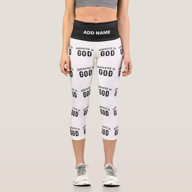 LEGGINGS CAPRI DEDICADO A DIOS PERSONALIZABLE GUAY TEXTO NEGRO (Anverso)