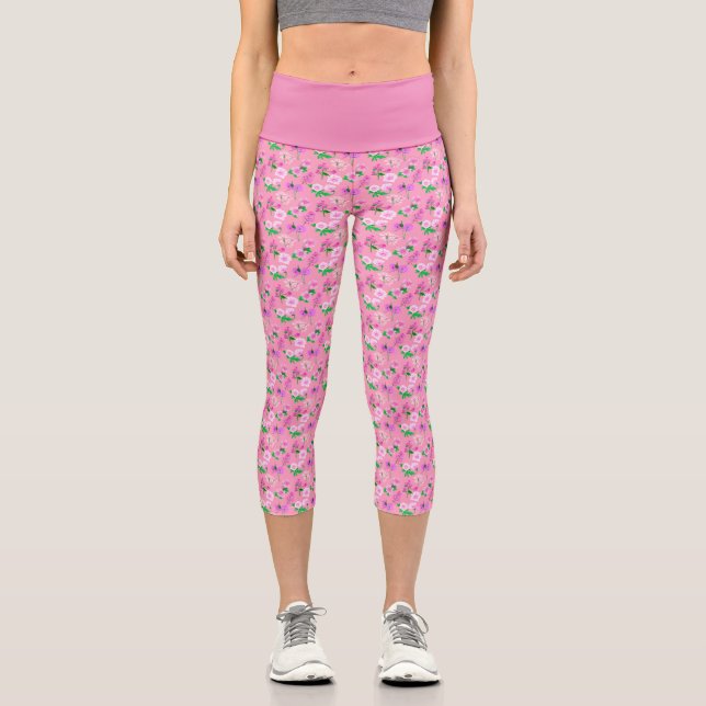 Leggings Capri Delicado estampado de flores silvestres en rosa. (Anverso)