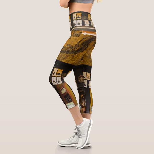 Leggings Capri Dentro del templo Konchi-In, Kyoto (Izquierda)