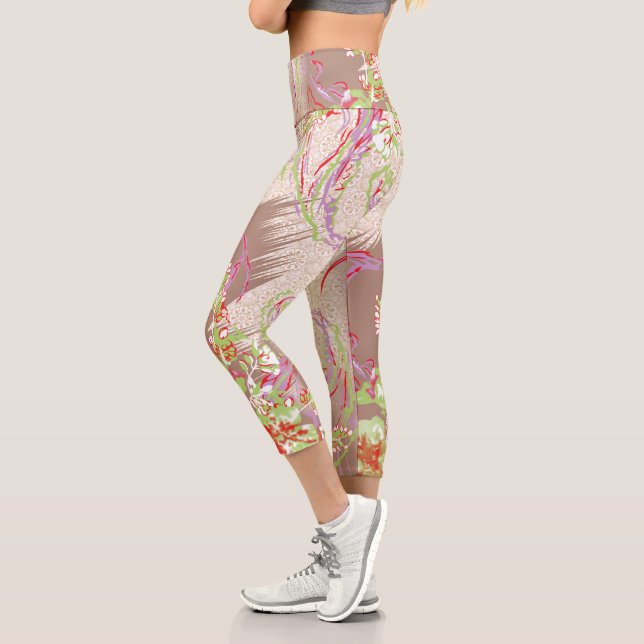 Leggings Capri diseño de un jarrón rojo con flores en él (Izquierda)