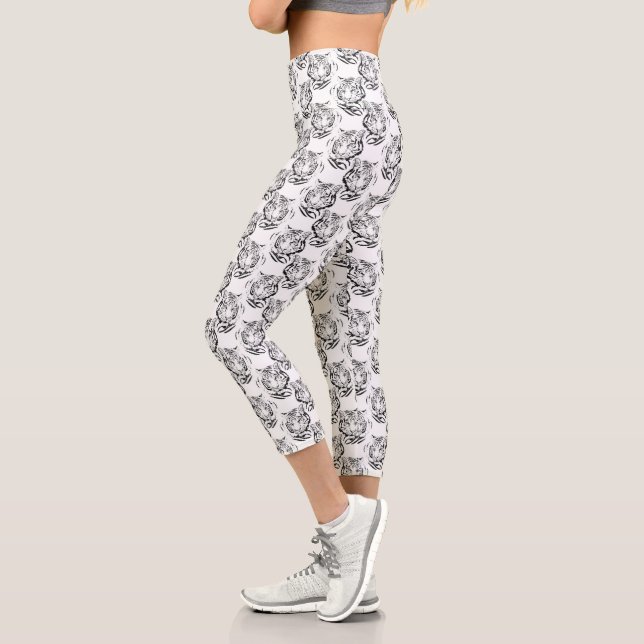 Leggings Capri Diseño elegante de impresión de cabezal blanco y n (Izquierda)