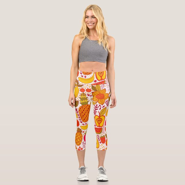 Leggings Capri Doodles de frutas: Patrón de cosecha de verano. (Anverso)