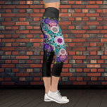 Leggings Capri Dot Mandala Flor Azul Verde y rosa<br><div class="desc">Esta mandala de color azul,  rosa y verde se inspiró en los puntos de pintura mandalas. ¡Patrones geométricos trippy para el hippie moderno!</div>