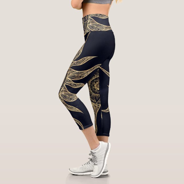 Leggings Capri Elegante Dorado Sun Mandala Blue Nebula Diseño (Izquierda)