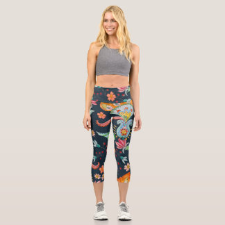 Leggings Capri Floral Delight: Textura de flores acuáticas