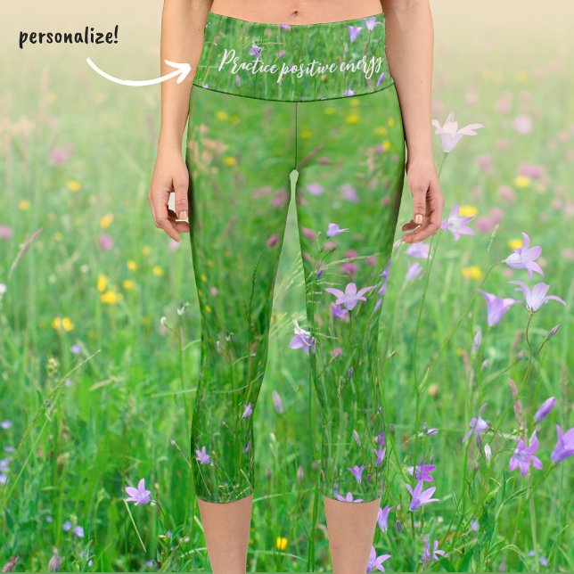 Leggings Capri Flores Campanas en un prado (Subido por el creador)
