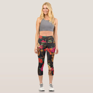 Leggings Capri Flores De Calavera: Fondo Oscuro Sin Marea.