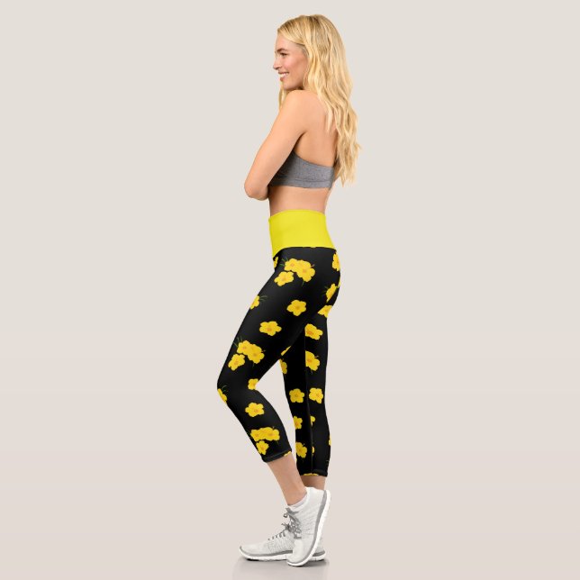 Leggings Capri Flores de hibiscus floral negra amarillo tropical (Izquierda)