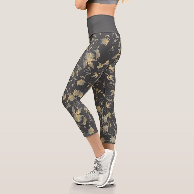 Leggings Capri Flores de oro elegantes y modernas sobre gris oscu (Izquierda)