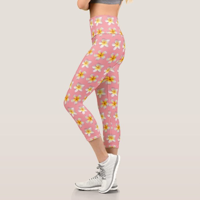Leggings Capri Flores de Plumeria Pastel Frangipani en rosa (Izquierda)