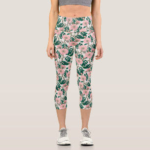 Leggings Capri Flores de Rosa salvajes rosadas y patrón de hojas