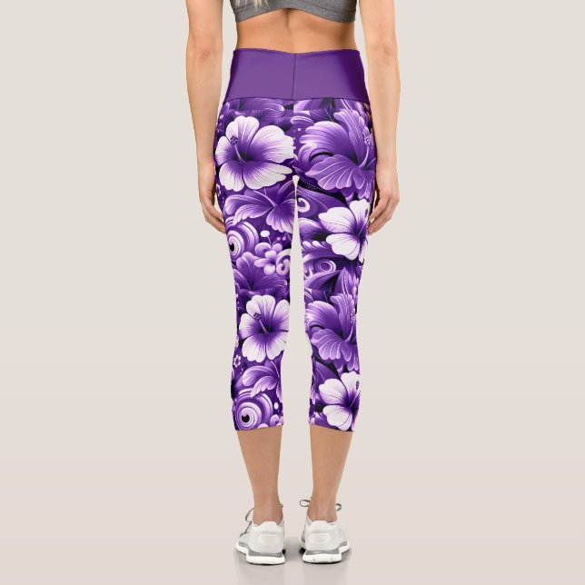 Leggings Capri Flores tropicales hawaianas Patrón de Hibiscus púr (Reverso )
