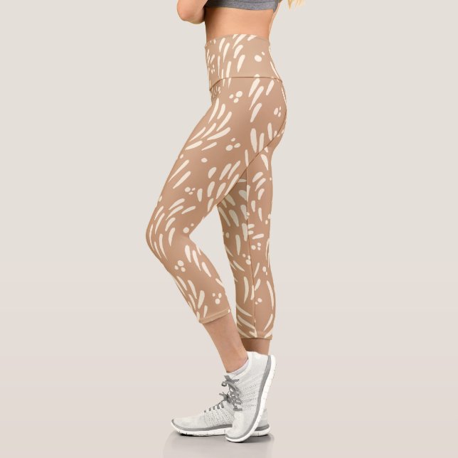 Leggings Capri Flujo en Tan y Cream (Izquierda)
