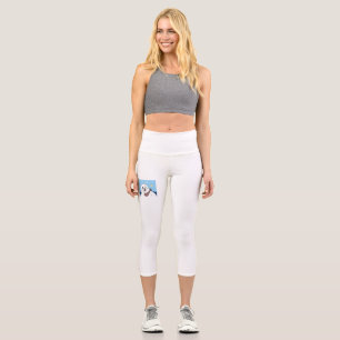 Leggings Capri Foca guiñando con bandana haciendo el signo Shaka