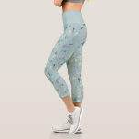 Leggings Capri follaje azul de invierno elegante<br><div class="desc">elegante follaje de invierno azul sin fisuras para un lindo par de leggings de capri</div>