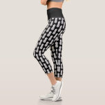 Leggings Capri Fruto de piña blanca y negra imprime alta cintura<br><div class="desc">La fruta de piña blanca y negra imprime la cintura alta Capri Leggings. Pisos de color personalizado con diseño de frutas vintage. Ideal para deportes, yoga, entrenamiento, gimnasia, pilates, entrenamiento, fitness y más. Ropa femenina de Guay con diseño personalizado. Perfecto para los amantes del yoga, instructores, entrenadores, profesores, amigos, familia,...</div>