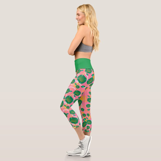 Leggings Capri gemas verdes y patrón rosa (Izquierda)