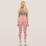 Leggings Capri Girly Monograma y Nombre Rojo rosa<br><div class="desc">Monograma Girly y Nombre Personalizable de caligrafía roja rubor rosa Monograma y Nombre escrito sobre el monograma en tonos rosa y rubor. El monograma es una letra grande en rojo oscuro y el nombre está escrito a mano con letras de color rosa muy pálido. Los colores de las letras del...</div>