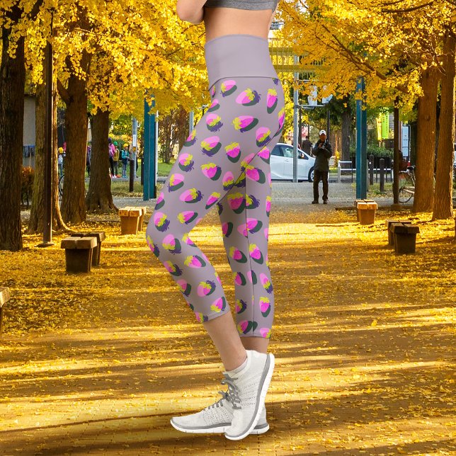 Leggings Capri Gris Fresa (Strawberry Grey Capri Leggings)