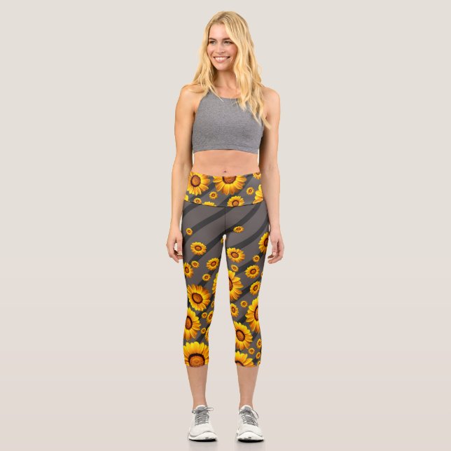 Leggings Capri Hermosas flores amarillas sobre rayas grises y neg (Anverso)