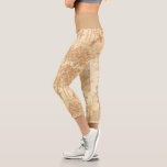 Leggings Capri Herramientas de paisajes de Tan vintage con Urnas<br><div class="desc">Histórico diseño de mosaico de estilo vintage de aproximadamente 1900 con columnas antiguas,  urnas y escalones de piedra rodeados de árboles en un arbolado con sombra. El color de la banda de guijarros es el personalizable.</div>