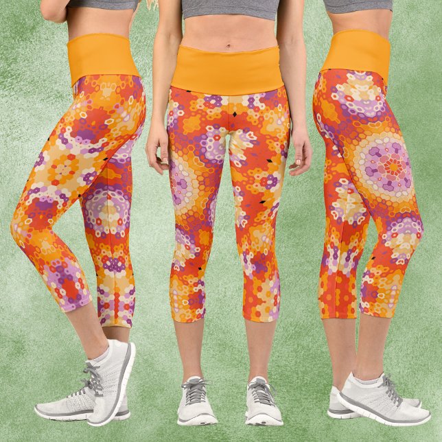 Leggings Capri Hex Mandala Naranja Morado y Blanco (Orange Purple and White Hexagon Mandala Capri Leggings by Wormhole Orbital)
