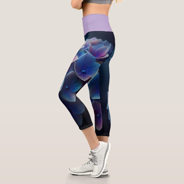 Leggings Capri Hydrangeas Floral Púrpura y Azul (Izquierda)