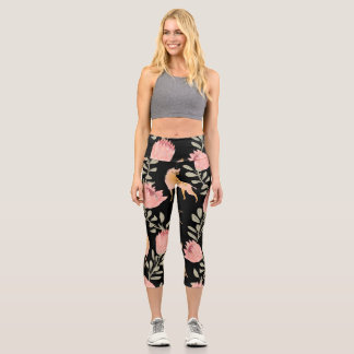 Leggings Capri Hyena y Protea: Patrón de cosecha oscura