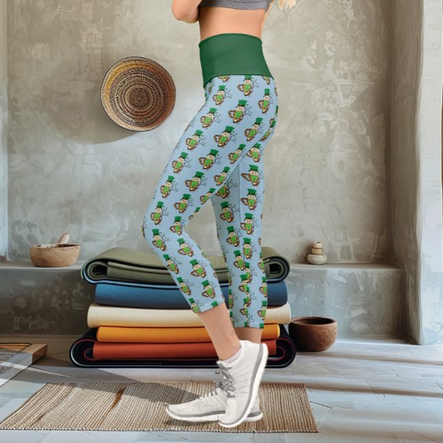 Leggings Capri Ilustración adorable de búho irlandés verde afortu (Subido por el creador)