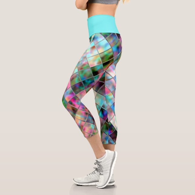 Leggings Capri Leggencias opalescentes con patrón de arte moderno (Izquierda)