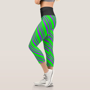 Leggings Capri Legiones de patrón púrpura y lima