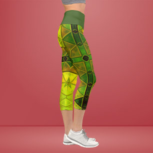 Leggings Capri Leyenda verde y amarilla de la plaza Kaleidoscope