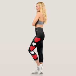 Leggings Capri Leyendas de capri negras de corazón rojo y blanco