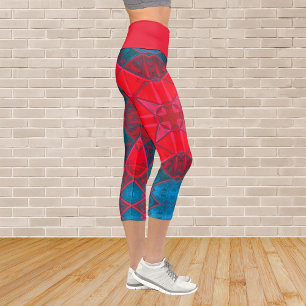 Leggings Capri Leyendas rojas y azules de la plaza Kaleidoscope M