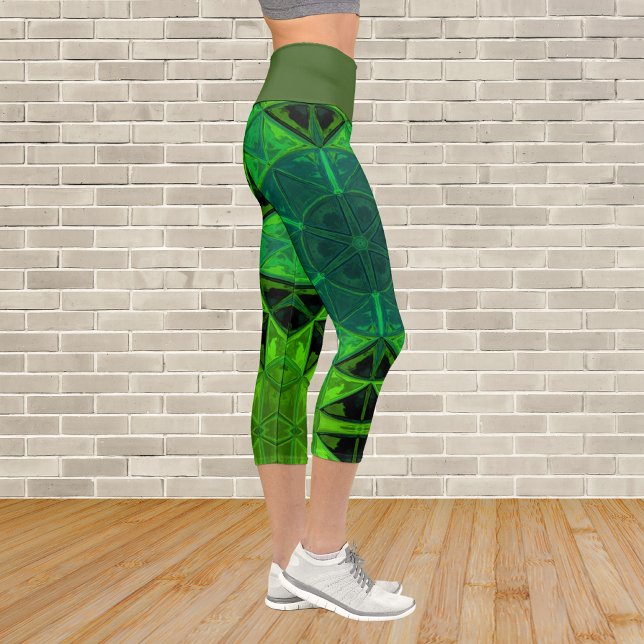 Leggings Capri Leyendas verdes de flores de Kaleidoscope Mosaico (Subido por el creador)