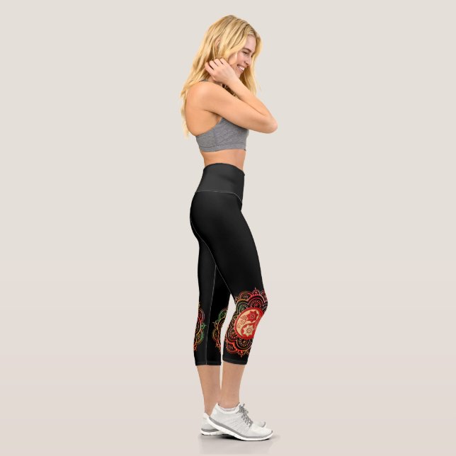 Leggings Capri Mandalá Rojo y Dorado (Derecha)