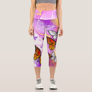 Leggings Capri Mariposas monarcas en fondo morado