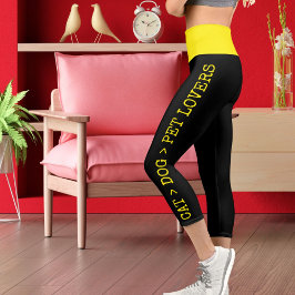 Leggings Capri Mascota de perro de gato amarillo pálido lindo per