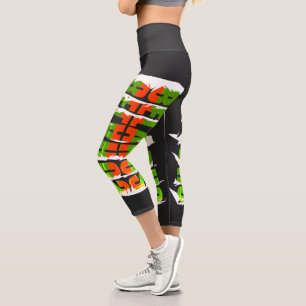 Leggings Capri Medias con letras funky de la bandera de Bielorrus