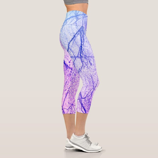 Leggings Capri Mira de mármol morado de dos tonos (Derecha)